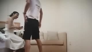 1哥全国探花约约了个白裙少妇，沙发口交后入舔背乳推猛操呻吟