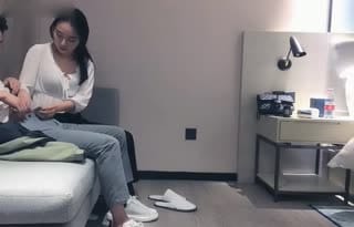 太子极品探花黑裤妹子啪啪，口交舔弄骑坐性感屁股抽插猛操
