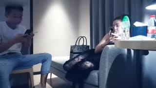 9总全国探花约了个肉肉黑裙美少妇啪啪，舌吻互舔调情口交上位骑乘抬腿猛操