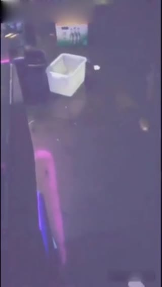 土豪过生日KTV厕所啪啪扣逼舔鸡吧洗手盆上操不要错过