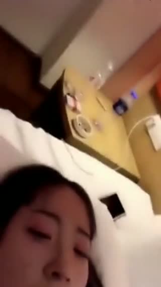 【网曝门事件】贴吧卡哇伊草莓妹与纹身男友激情做爱自拍视频流出 干的软妹纸胡言乱语 高清720P原版无水印