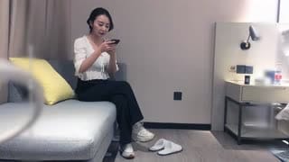 约了个黑裤妹子啪啪，口交舔弄沙发上位骑坐性感屁股抽插猛操
