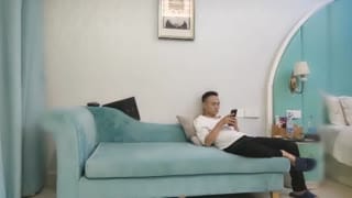 精壮小伙约操风骚熟女，沙发啪啪口交调情，饥渴淫荡要把人给榨干