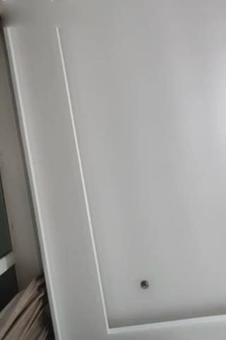 出租屋内发骚黑丝情趣，性感的内裤蝴蝶骚逼，自己揉捏大奶子抠骚逼水好多