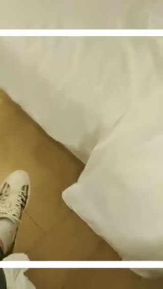 今晚约个白衣高质量外围妹子，蹲着口交上位骑乘抽插边操边摸奶
