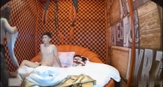 [炮房偷拍] 终于等到恩客上炮房~再等不到人就要变体操选手了~小情侣激情啪啪疯狂操了两炮~