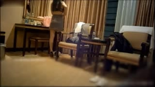 外企性感女秘书带到酒店,花样太多操生气了