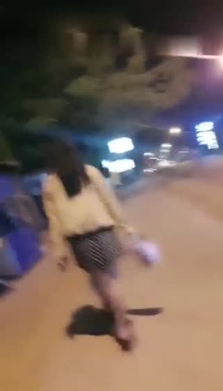 光头哥境外扫街，遍历各大淫窝，找到娇小漂亮小萝莉