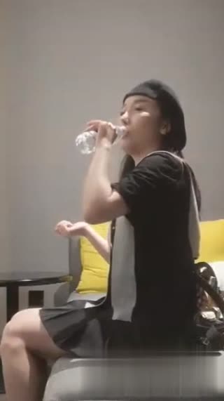《小宝寻花》约啪黑帽长发正妹，抽插时娇喘淫叫诱人，让人听了都硬了