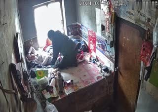 巨乳中年妇人与邻居偷情视频流出～呻吟声好听！
