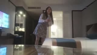 丰满小姐姐看不起我年纪小，只好用我的大棒子教训她，最让不得不说出~“你怎么可以搞这么久阿~~~”