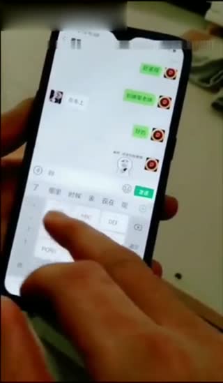 好友故意进来要3P,临时加钱前后双插干的受不了