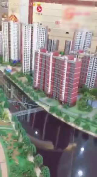 【重磅福利】性感漂亮的售楼小姐带客户看房子时因为价钱太高不想买,又为了冲业绩答应当场满足他一次!国语!