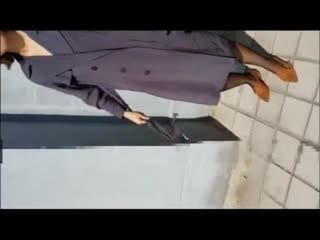 隔壁的骚货少妇约我上顶楼野战