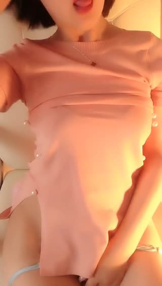 身材肉肉的妹子诱惑秀 性感黑丝高跟鞋诱人美臀拨开内裤开逼逼