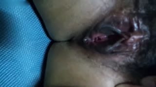 人不可貌相外表清纯的妹子居然和男友玩肛交