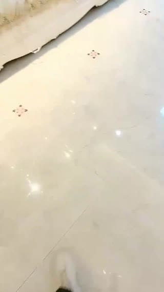 瘦瘦的S级一级棒身材美腿超粉穴美少女，小萝莉如此骚气，换女仆丝袜，内射一次大黑牛上场不够爽再干一次上集