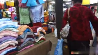 [东南亚] 大淫魔糕爷 越南市集约到纹身浓眉正妹~被无套到欲仙欲死激情浪叫~