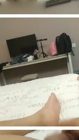 中韩混血骚少妇性欲强和老铁一起齐上屌才能满足
