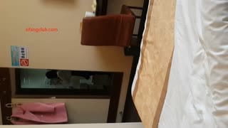【高质量精品】清纯少女的真实约啪-先吃饱了才有力气啪啪啪