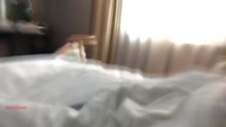 清明连价约操大一学妹~学妹家没人当然就直接到她家睡了她.偷偷架好摄影机等学妹上钩!!