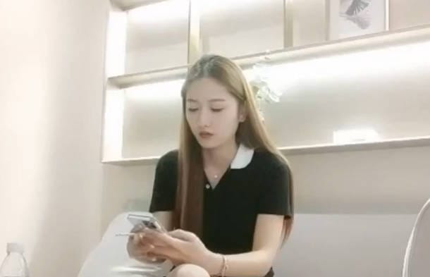 苗条模特大长腿 骚浪样子真着迷